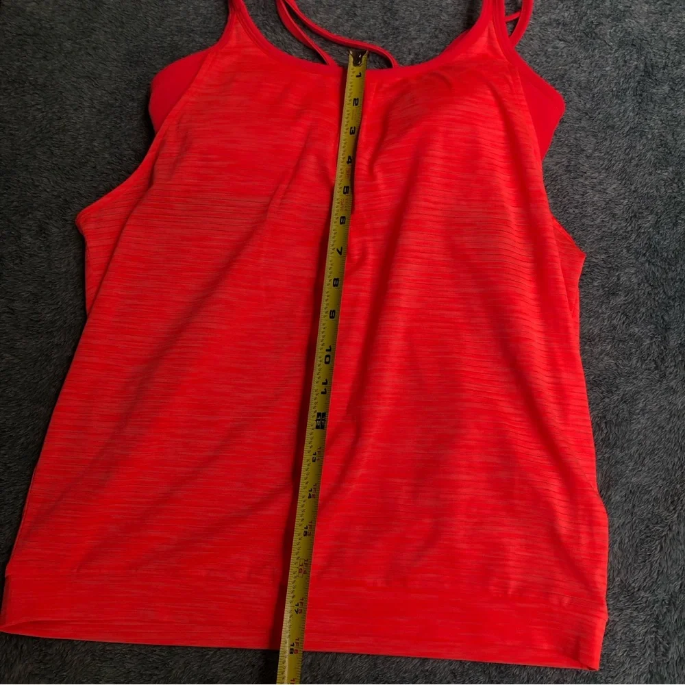 ***SOLD***Women’s Athleta workout athletic tank - Picture 4 of 12
